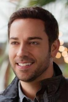 A profile picture of Zachary Levi