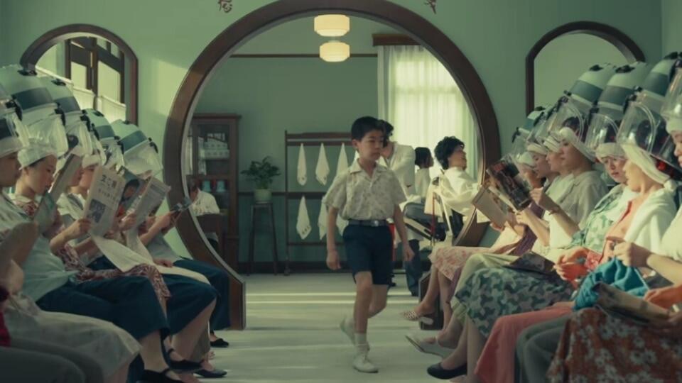 Scene number 3 from the movie My Country, My Parents (Wo he wo de fu bei)